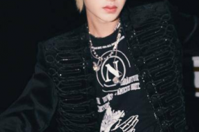 娱乐吃瓜黄明昊是谁,娱乐吃瓜界的“瓜王”揭秘