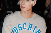 吃瓜娱乐胡一天完整版,从爆红到争议，娱乐圈新星的多面人生