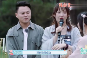 吃瓜美女聊娱乐,美女热议娱乐圈风云变幻