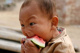 娱乐吃瓜小男孩是谁啊,揭秘网络热议的未成年偶像事件