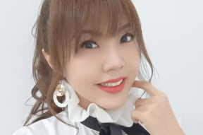 娱乐吃瓜壁纸图片可爱女,娱乐吃瓜壁纸，可爱女生萌态尽显